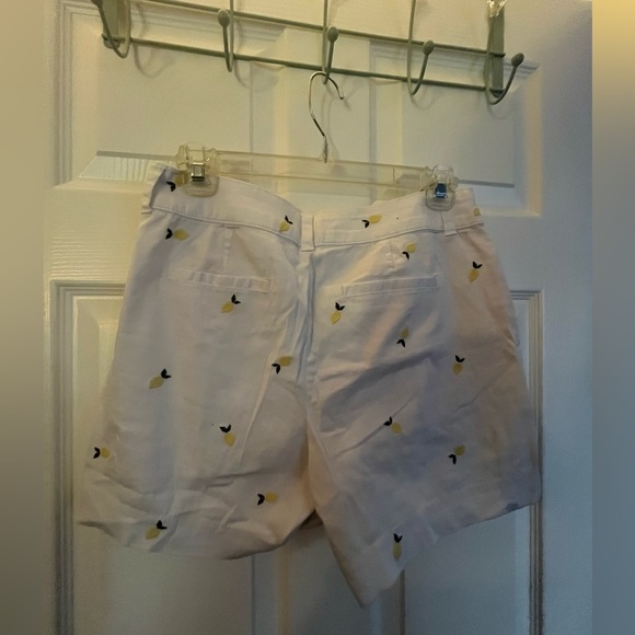 St John’s Bay lemon print golf shorts size 4 - Picture 2 of 3